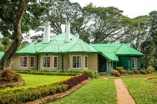 Royal Majesty Bungalow, Хаттон