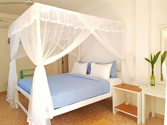 Neela's Guest House-Hikkaduwa Beach