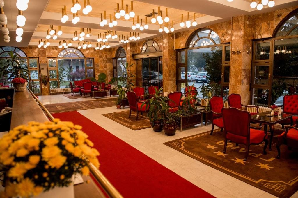 Отель Hotel Grand, Валево