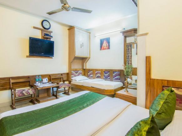 Treebo Natraj Yes Please