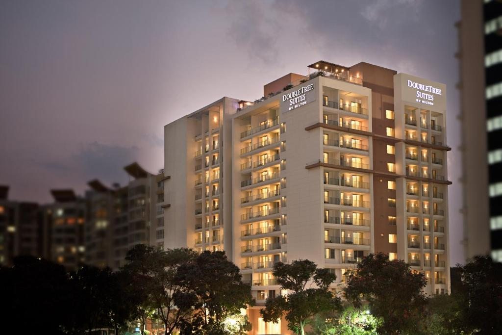 DoubleTree Suites by Hilton Bangalore, Бангалор