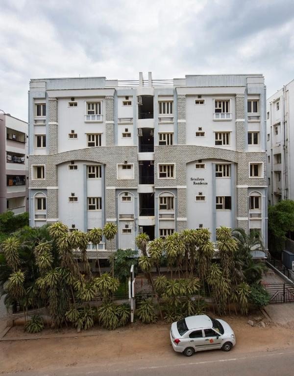AT Home Apartment Hotel, Хайдарабад
