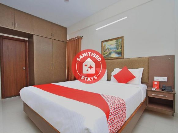 OYO 10379 Hotel Varcity Sapphire, Бангалор