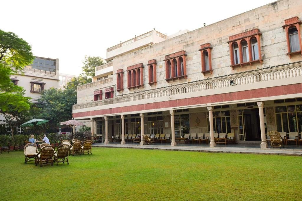 Отель Hotel Arya Niwas, Джайпур