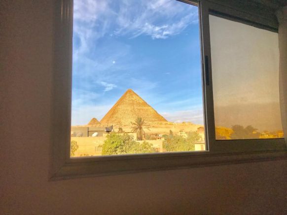 3 Pyramids View Inn, Каир
