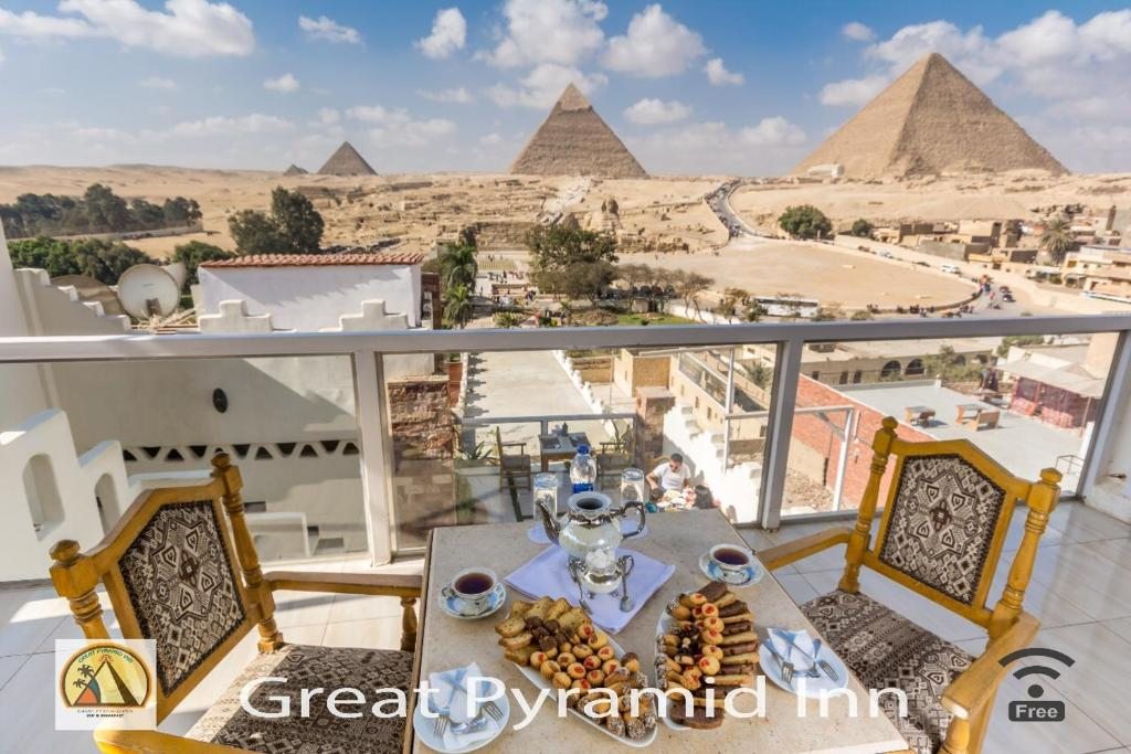 Great Pyramid Inn, Каир