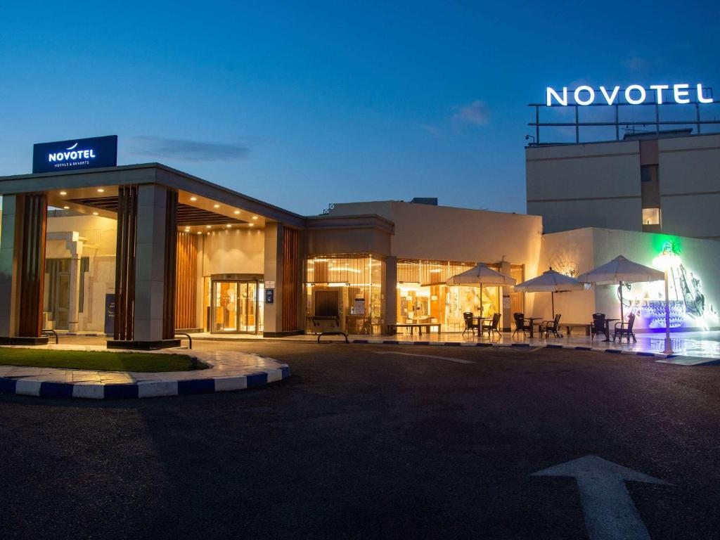 Novotel Cairo Airport, Каир