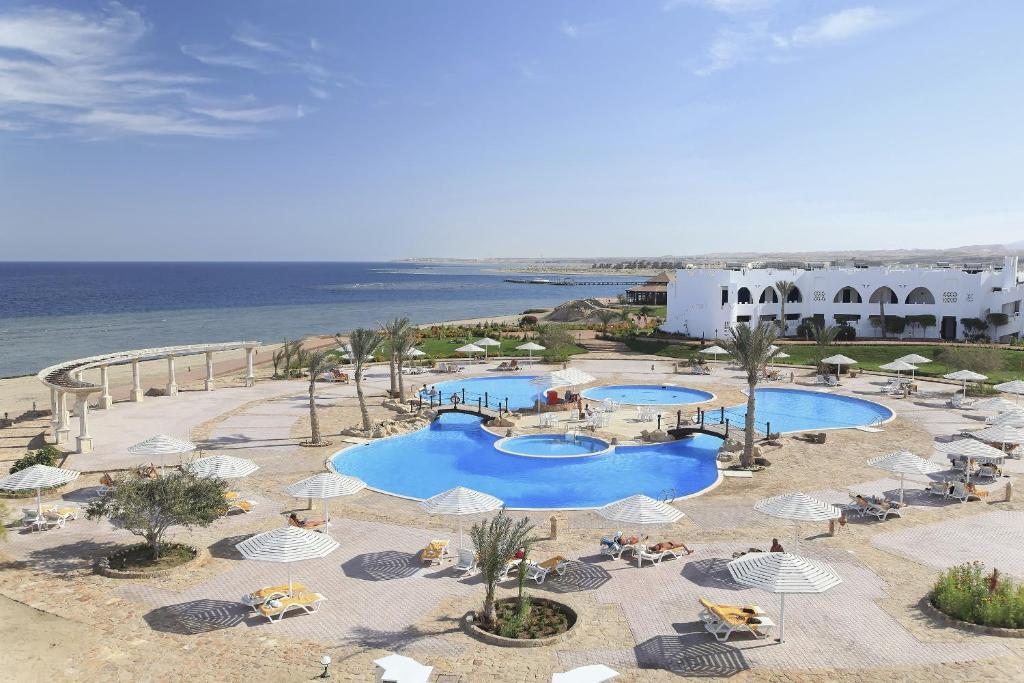The Three Corners Equinox Beach Resort, Абу-Дабаб