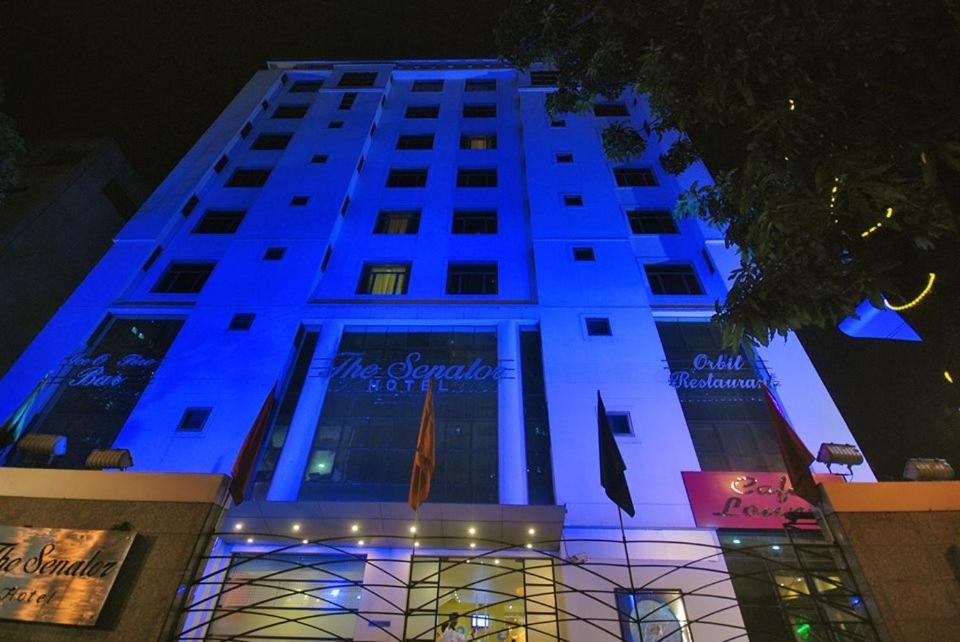 Отель The Senator Hotel, Калькутта