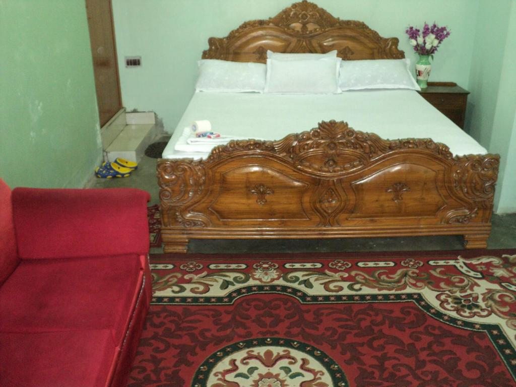 Royal Guest House & Service Apartment, Калькутта
