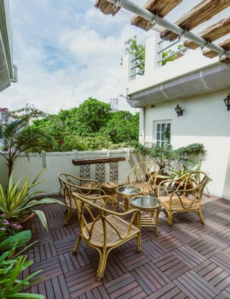 The Corner Courtyard