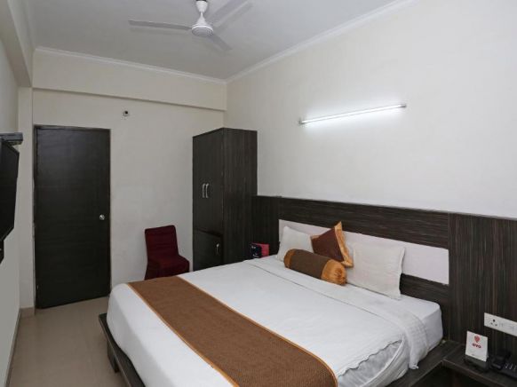 OYO 3773 Hotel City Square and Suites Agra