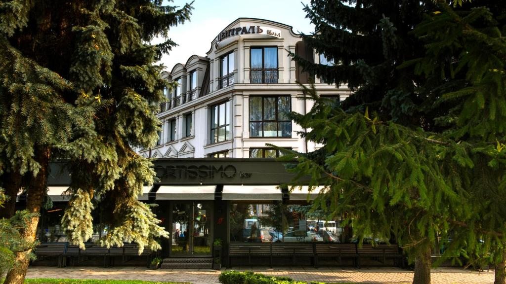 Отель Central, Ровно