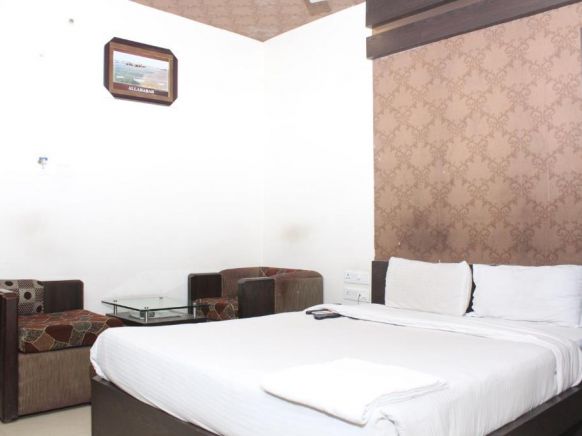 Hotel Galaxy, Аллахабад