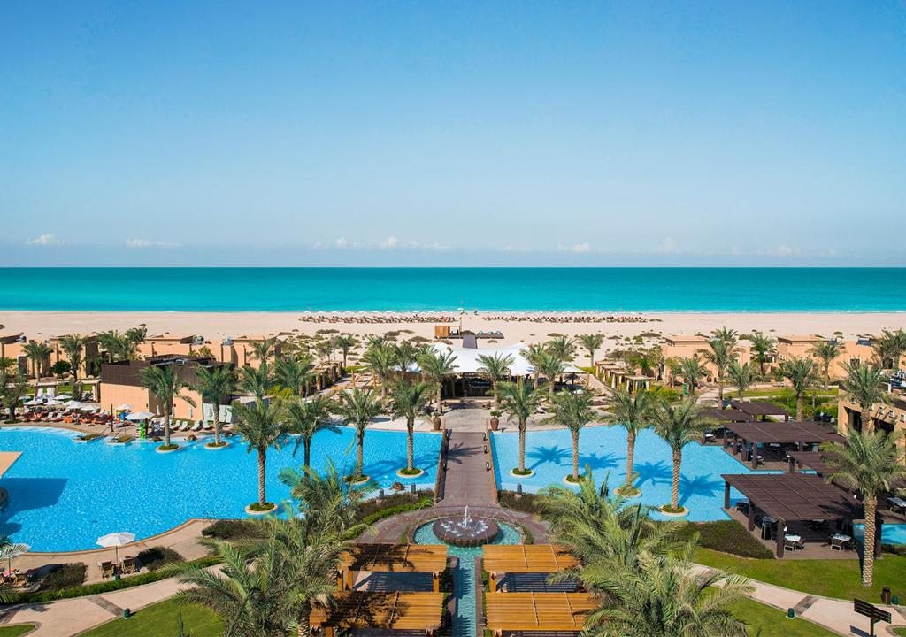 Курортный отель Saadiyat Rotana Resort and Villas, Абу-Даби