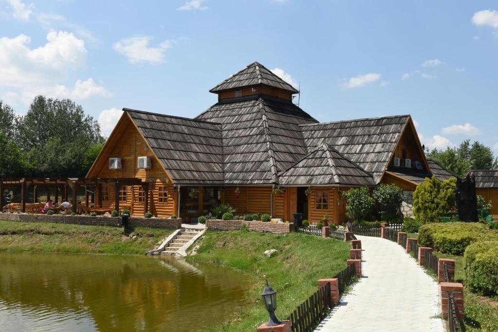 Курортный отель Etno Selo Moravski Konaci, Велика-Плана