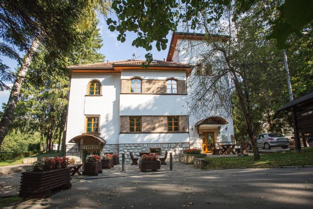 Garni Hotel Vila Drina, Перучац