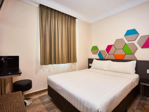 Fragrance Hotel - Emerald