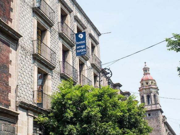 Hostal Amigo Suites
