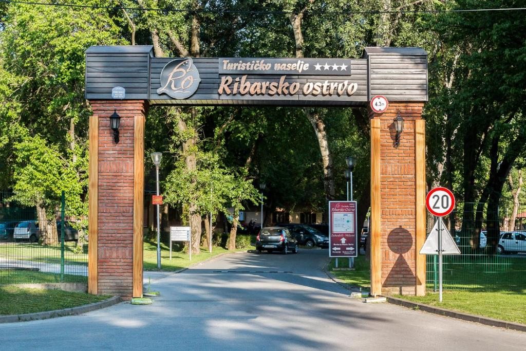 Tourist Resort Ribarsko Ostrvo, Нови-Сад