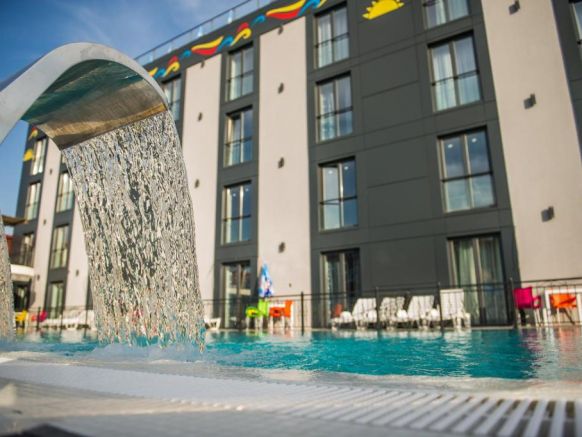 Garni Hotel Hollywoodland Wellness & Aquapark, Белград