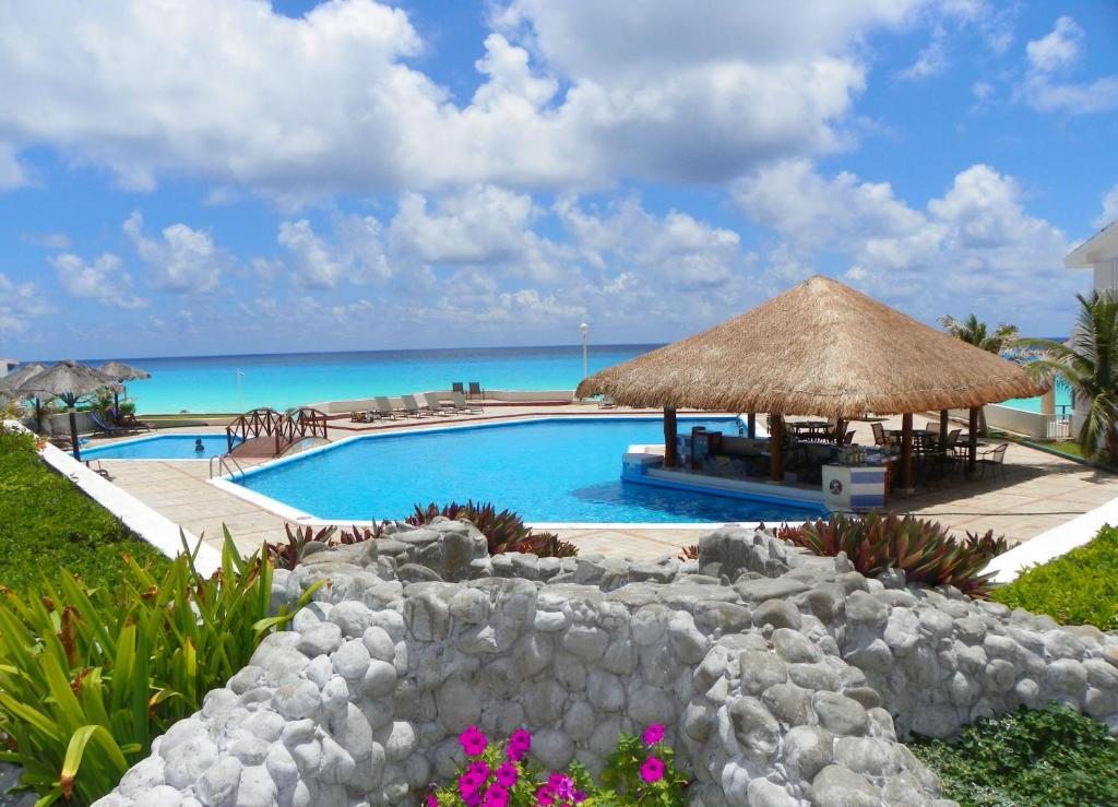Cancun Beach Rentals - Annalisa Suites, Канкун