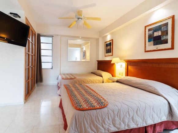 Hotel y Suites Nader, Канкун
