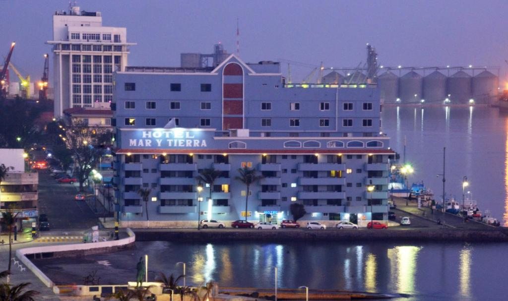 Отель Hotel Mar y Tierra, Веракрус