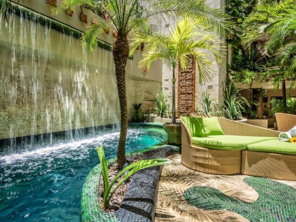 Maya Villa Condo Hotel and Beachclub