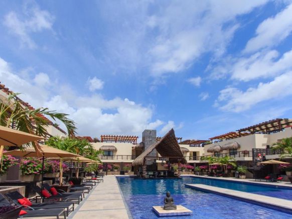 Aldea Thai by Moskito