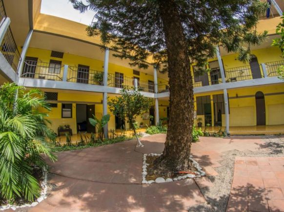 Hotel y Hostel Allende, Морелия