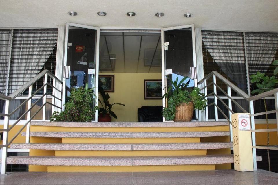 Отель Hotel Dinastía Colima, Колима
