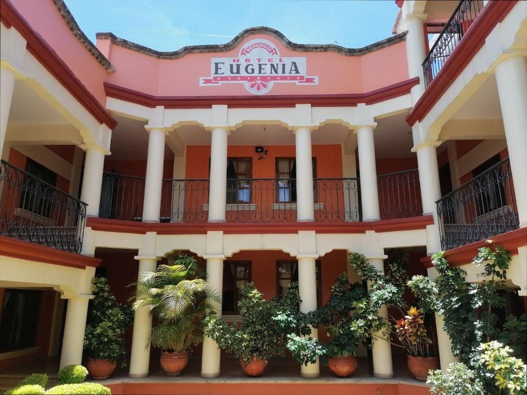 Отель Hotel Eugenia, Комитан-де-Домингес
