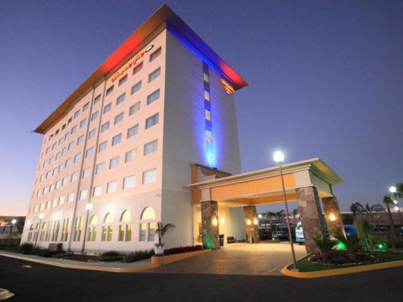 Hampton Inn by Hilton Silao-Aeropuerto, Mexico, Силао