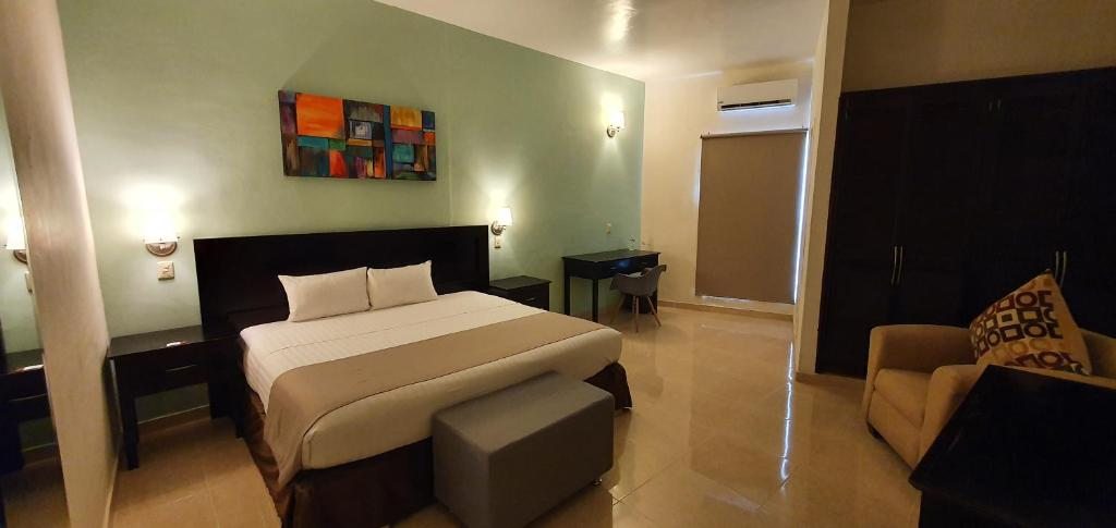Отель Hotel Arribo, Лагос-де-Морено