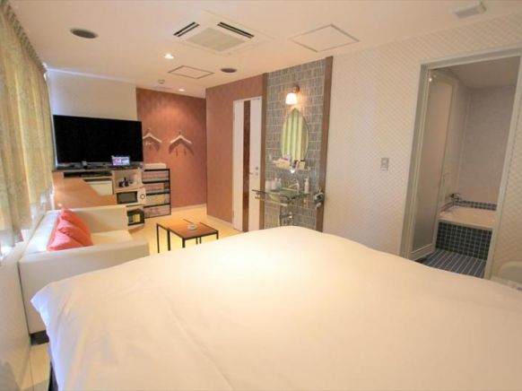 Hotel U