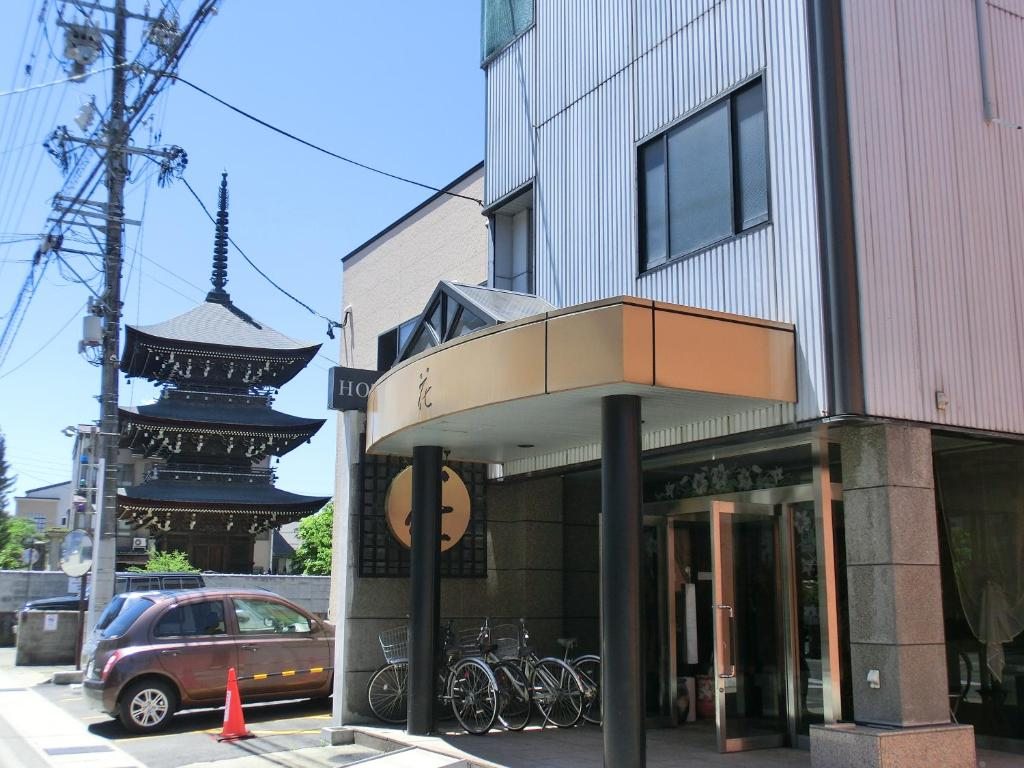 Hotel Hana with parking, Такаяма