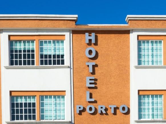 Porto Hotel, Ласаро Карденас
