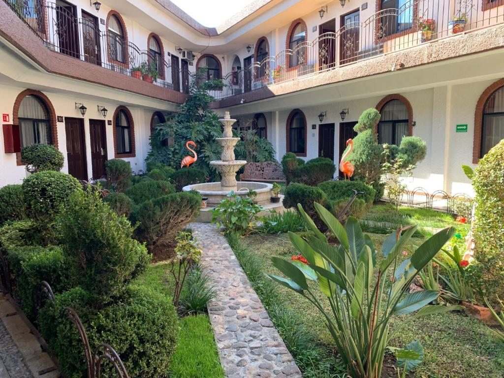 Отель Hotel Los Arcos, Идальго-дель-Парраль