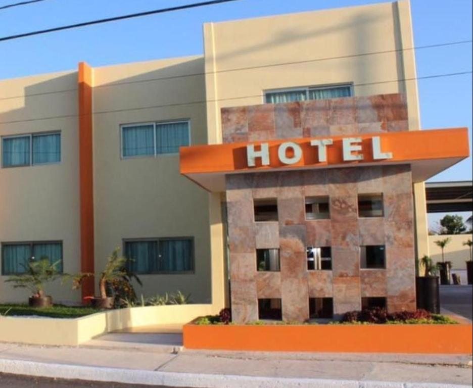 Hotel Taxaha, Канделария