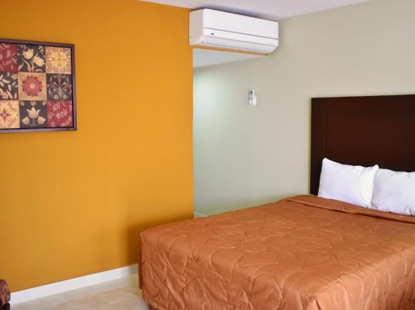 El Camino Hotel & Suites, Герока-Каборка