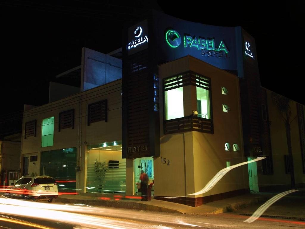 Hotel Pabela, Окотлан