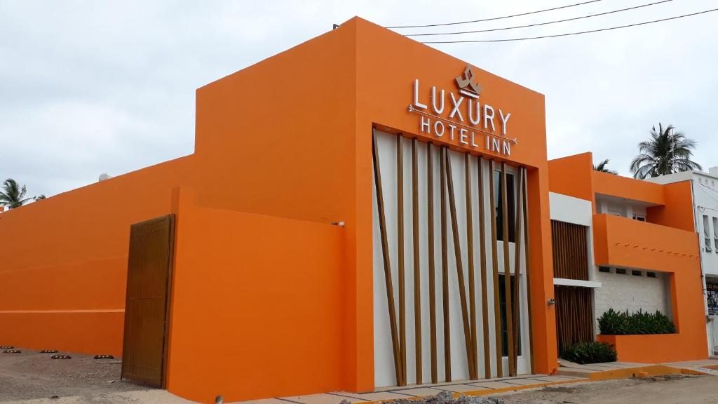 Luxury Hotel Inn, Пеньита-де-Жалтемба