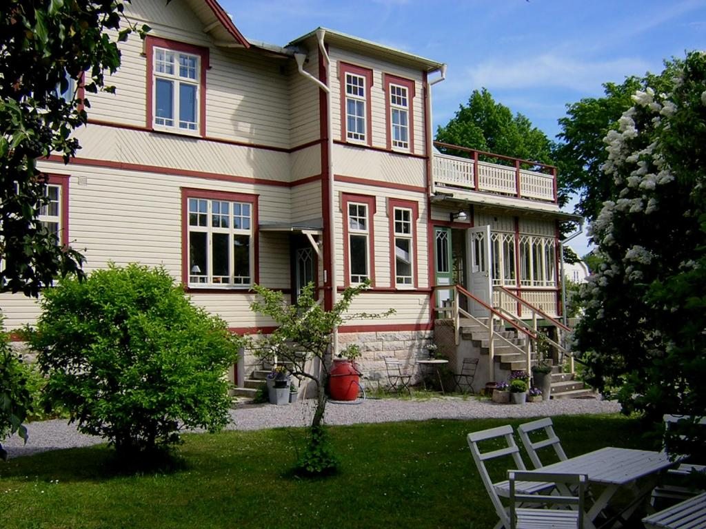 Villa Badhusgatan B&B, Боргхольм