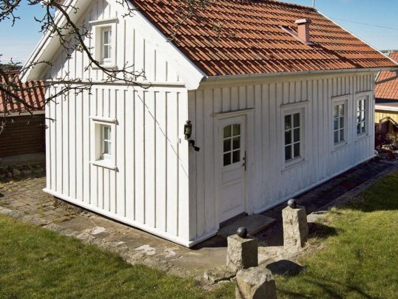 Two-Bedroom Holiday home in Strömstad 2, Стромстад