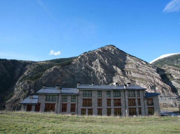 Obaga Blanca & Spa, Канилло