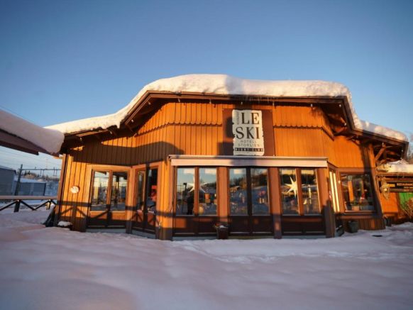 Le Ski Lodge, Стурлиен