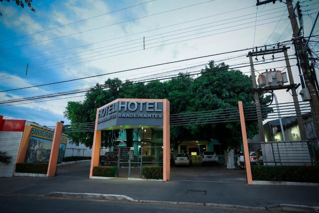 Отель Bandeirantes Hotel Ltda, Куяба