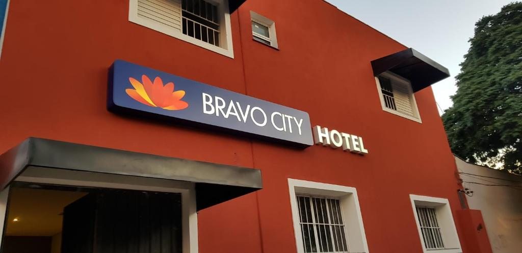Отель Bravo City Hotel, Кампу-Гранди