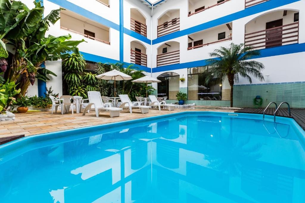 Отель Bombinhas Palace Hotel, Бомбиньяс